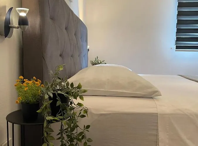 Mirela דירה אורביץ