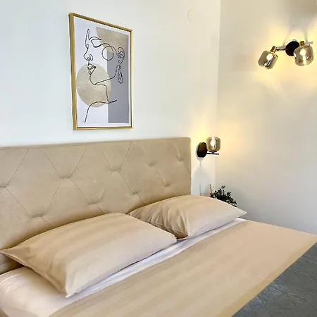 Apartment Mirela *