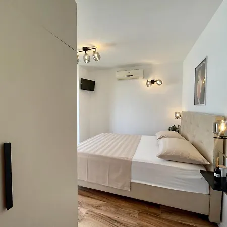 Apartment Mirela *