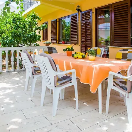 Mirela Apartment